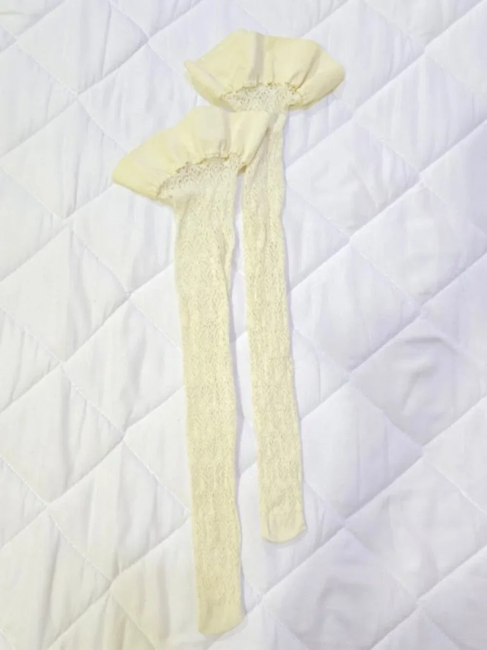 Falke cream swirl